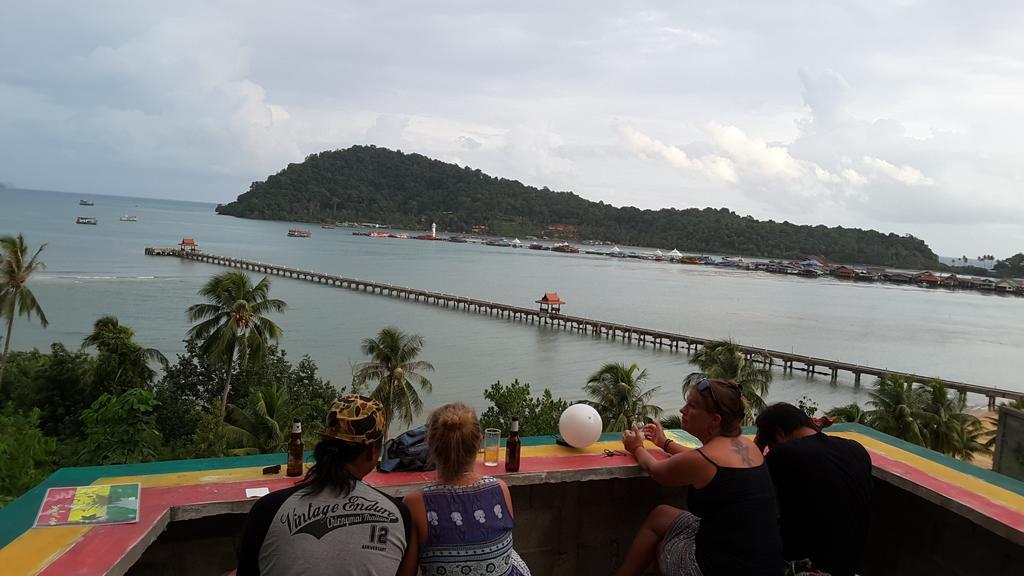 Bee Sleep Hostel Koh Chang Klong Prao Beach Exterior photo